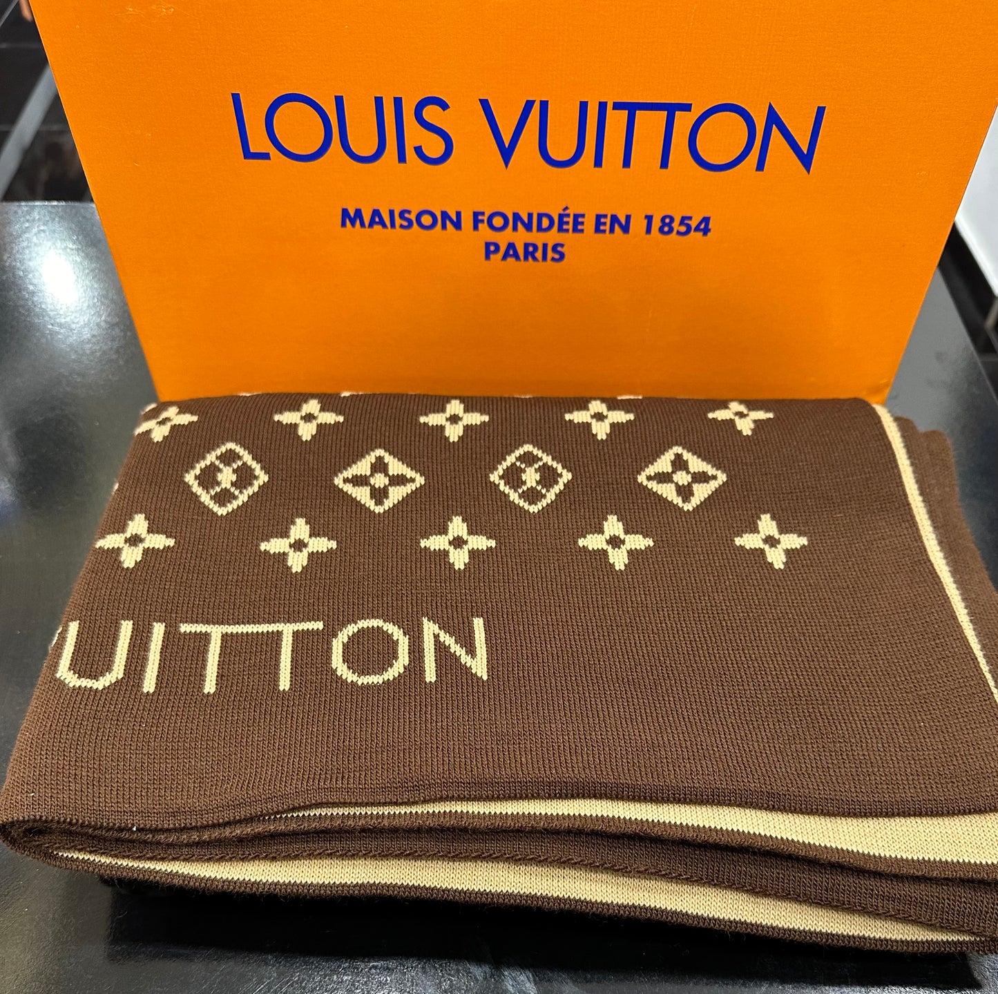 Louis Vuitton Κασκόλ Πλεκτό Καφέ