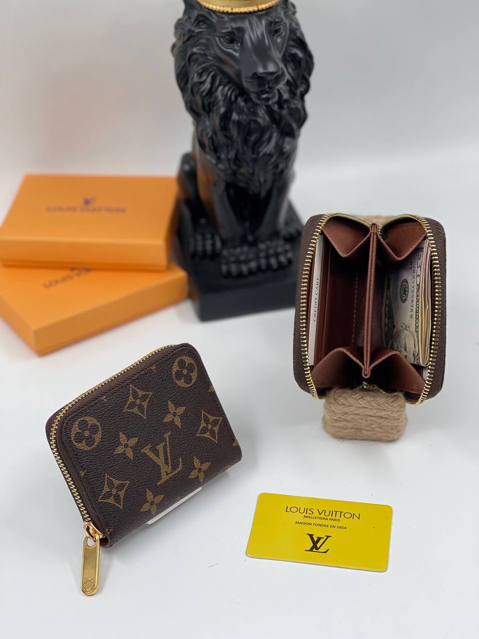 Πορτοφόλι Louis Vuitton Μονόγραμμα