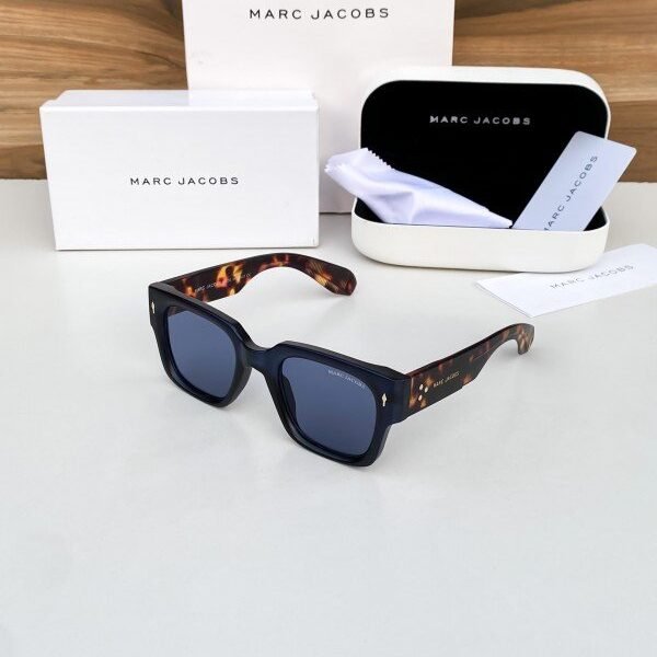 MARC JACOBS M11-26
